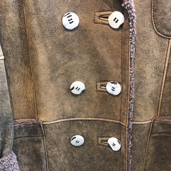 Gorsuch - Loringhoven Shearling Coat - Picture 4 of 6